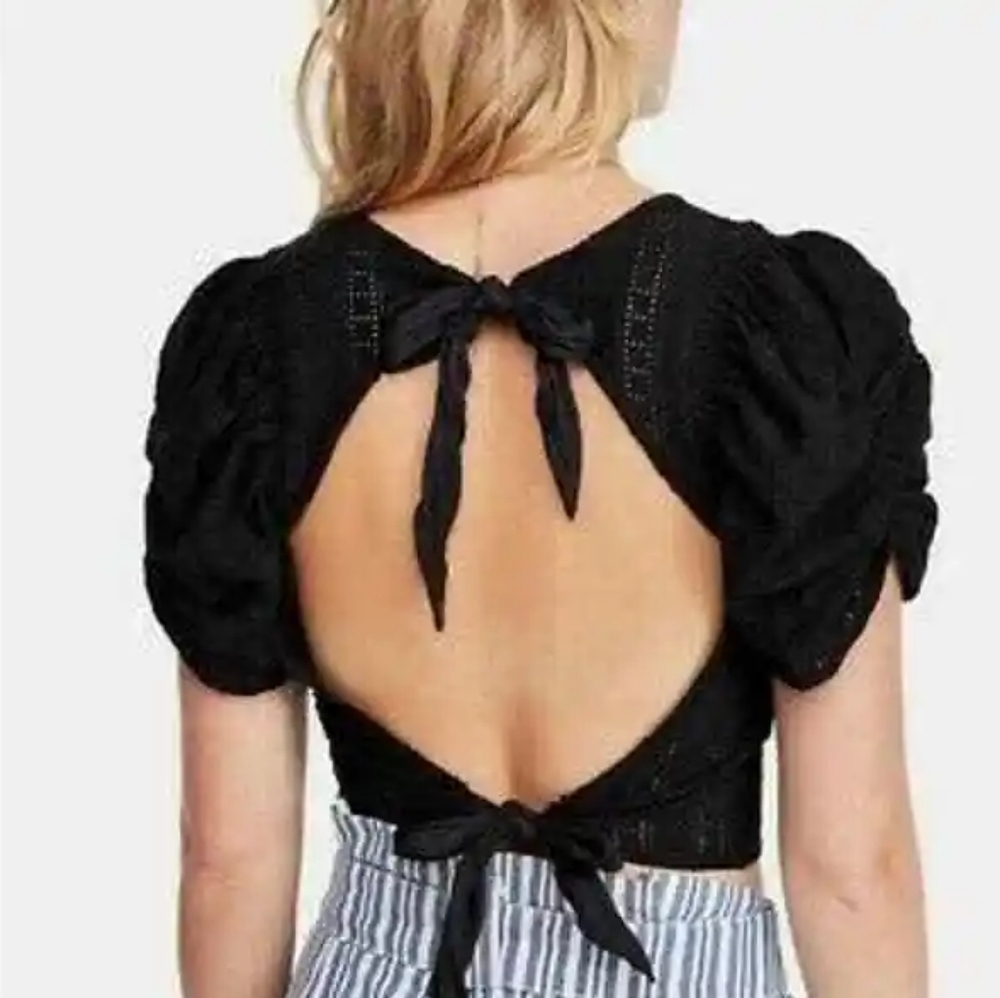 Free  People Women’s Black Star Struck Tee Eyelet Open Back Crop Top Sz Large